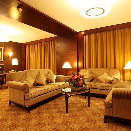 Mandarin Hotel Kanton Exterior foto