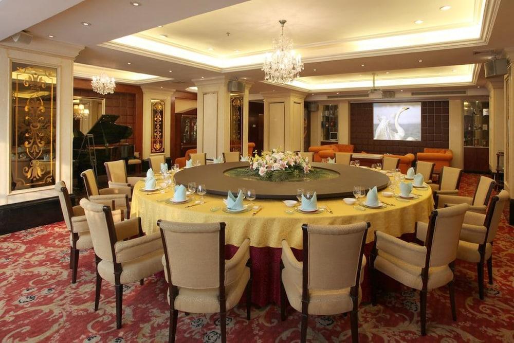 Mandarin Hotel Kanton Exterior foto