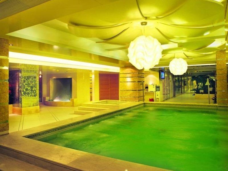 Mandarin Hotel Kanton Exterior foto